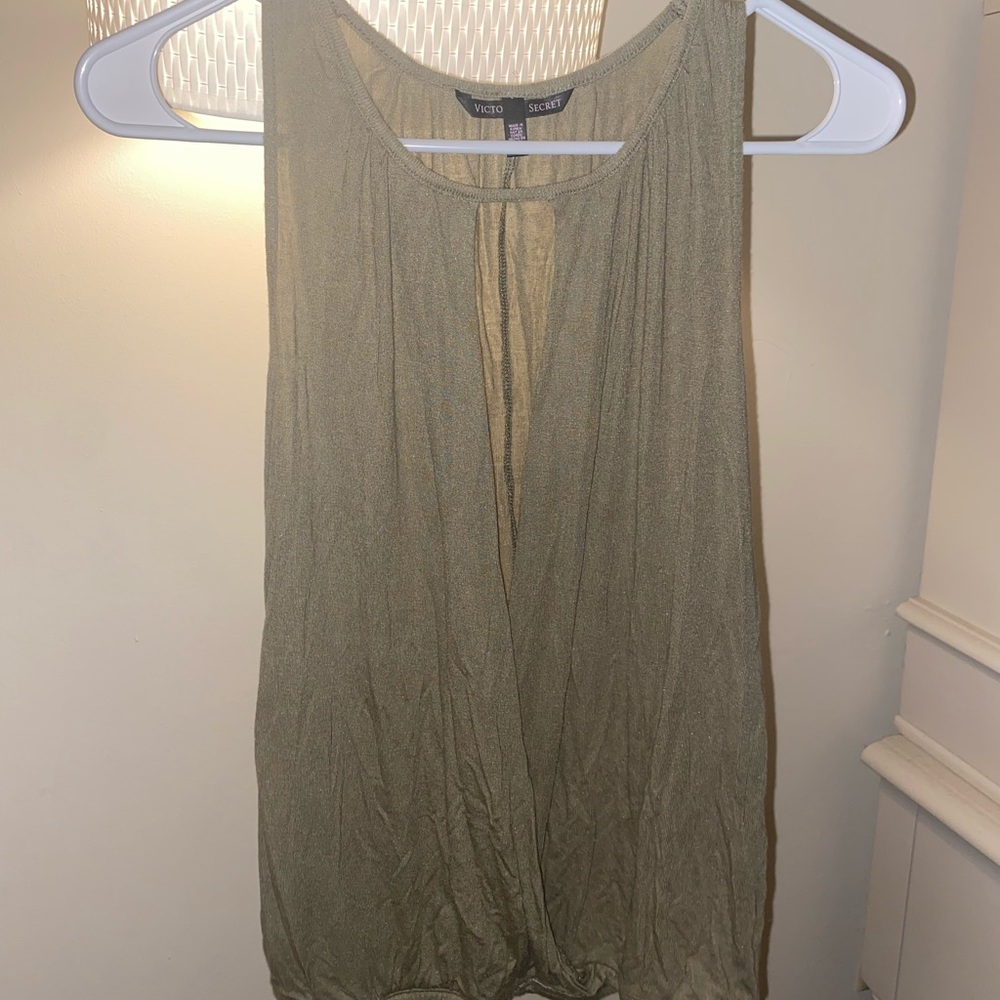 Cutout tank top 🔔3/12$🔔